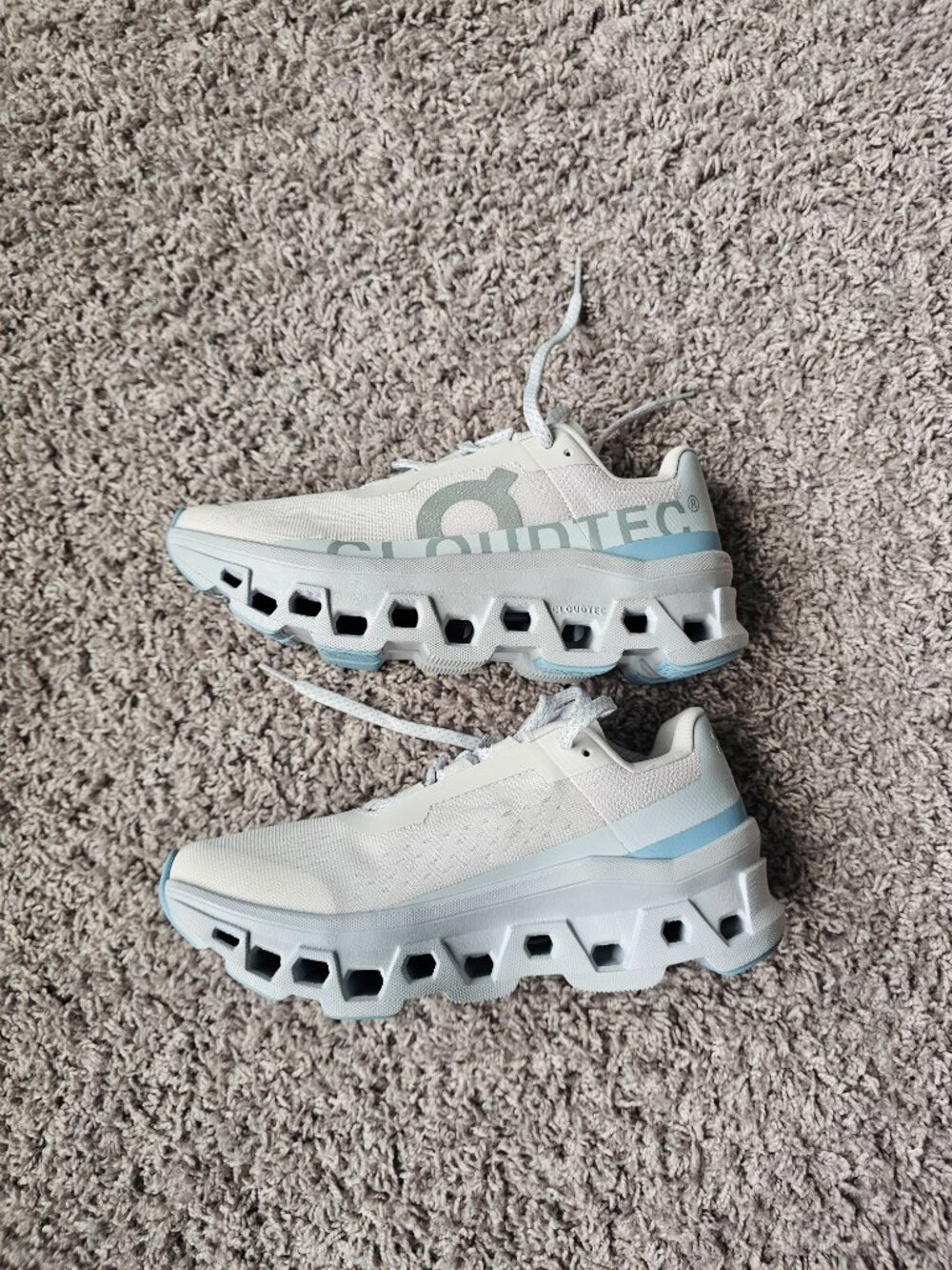 ON Cloudmonster Shoes in size 7 - Picture 6 of 8